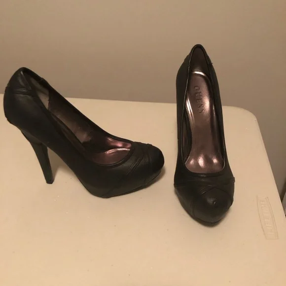 GUESS HEELS BLACK - Picture 1 of 2